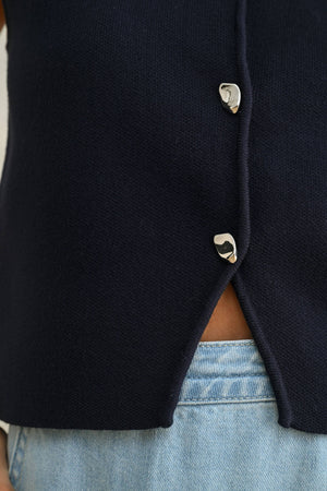 METAL BUTTON DETAIL KNIT VEST