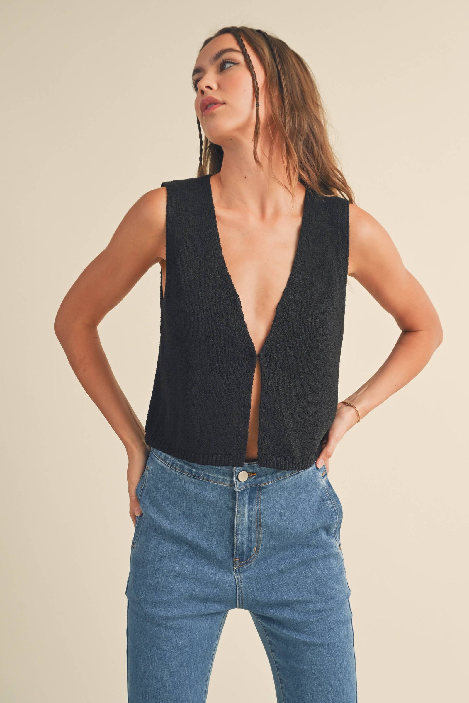 HOOK & EYE CLOSER VEST CARDIGAN