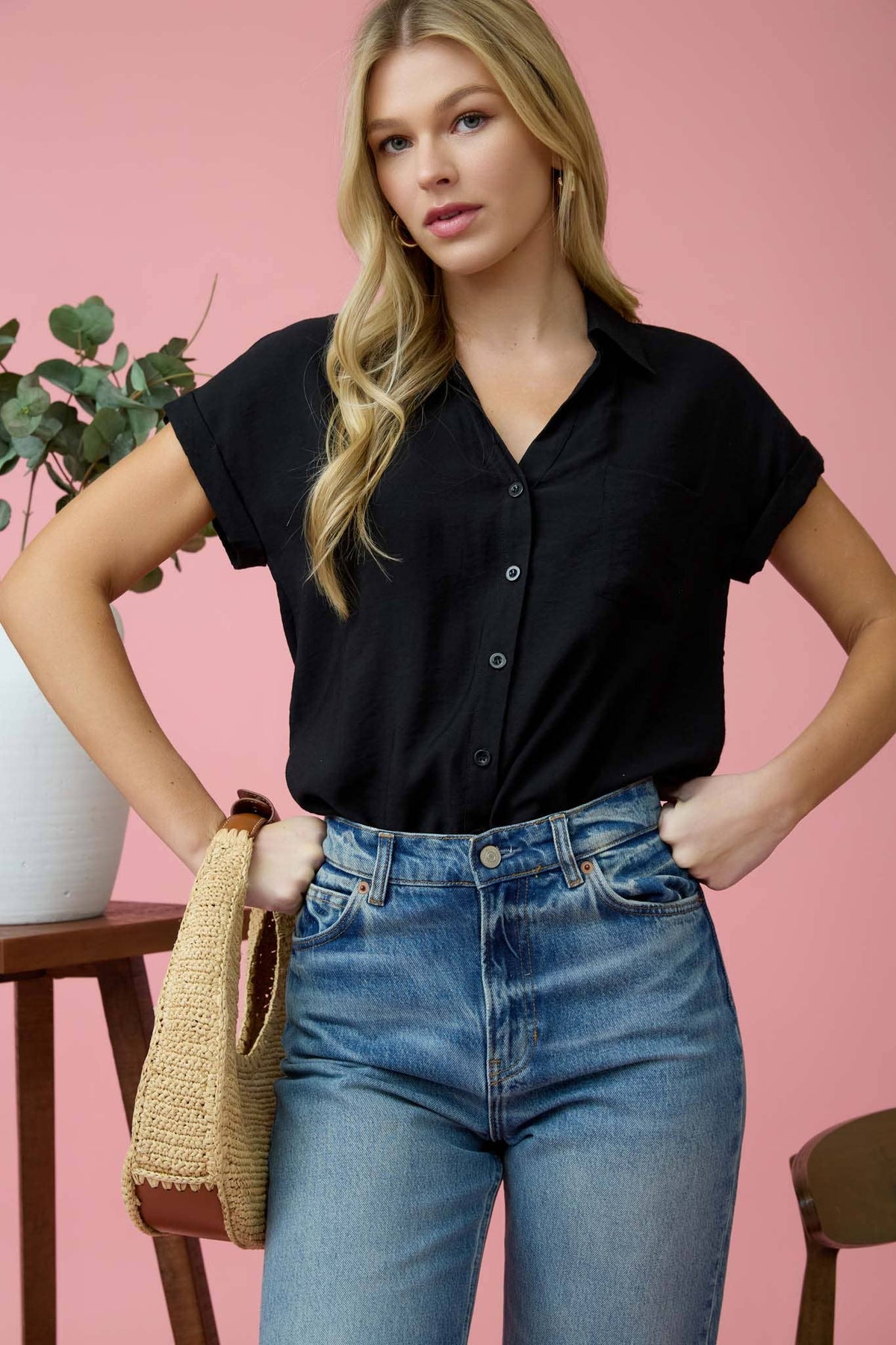 SHORT TAB SLEEVE BUTTON DOWN SHIRT