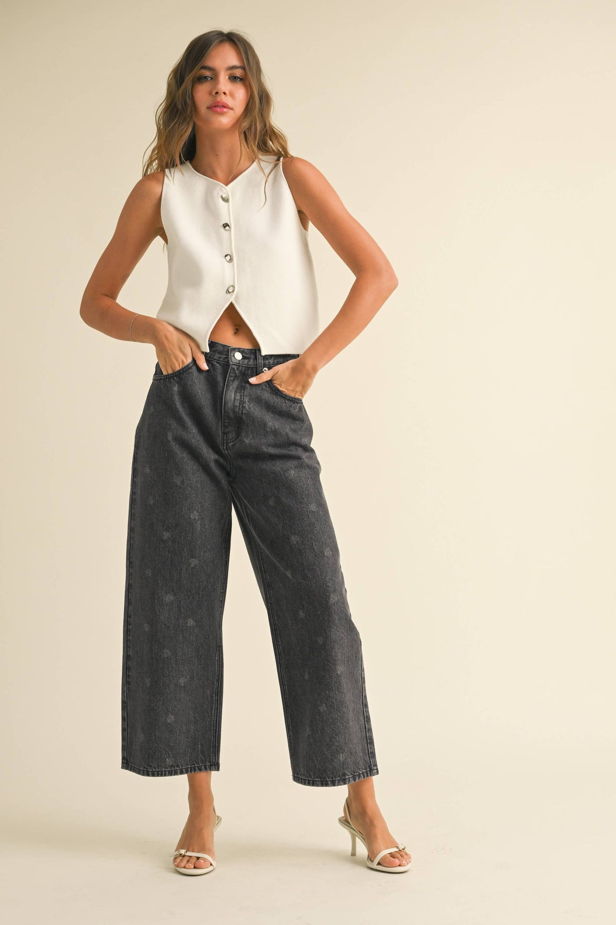 METAL BUTTON DETAIL KNIT VEST