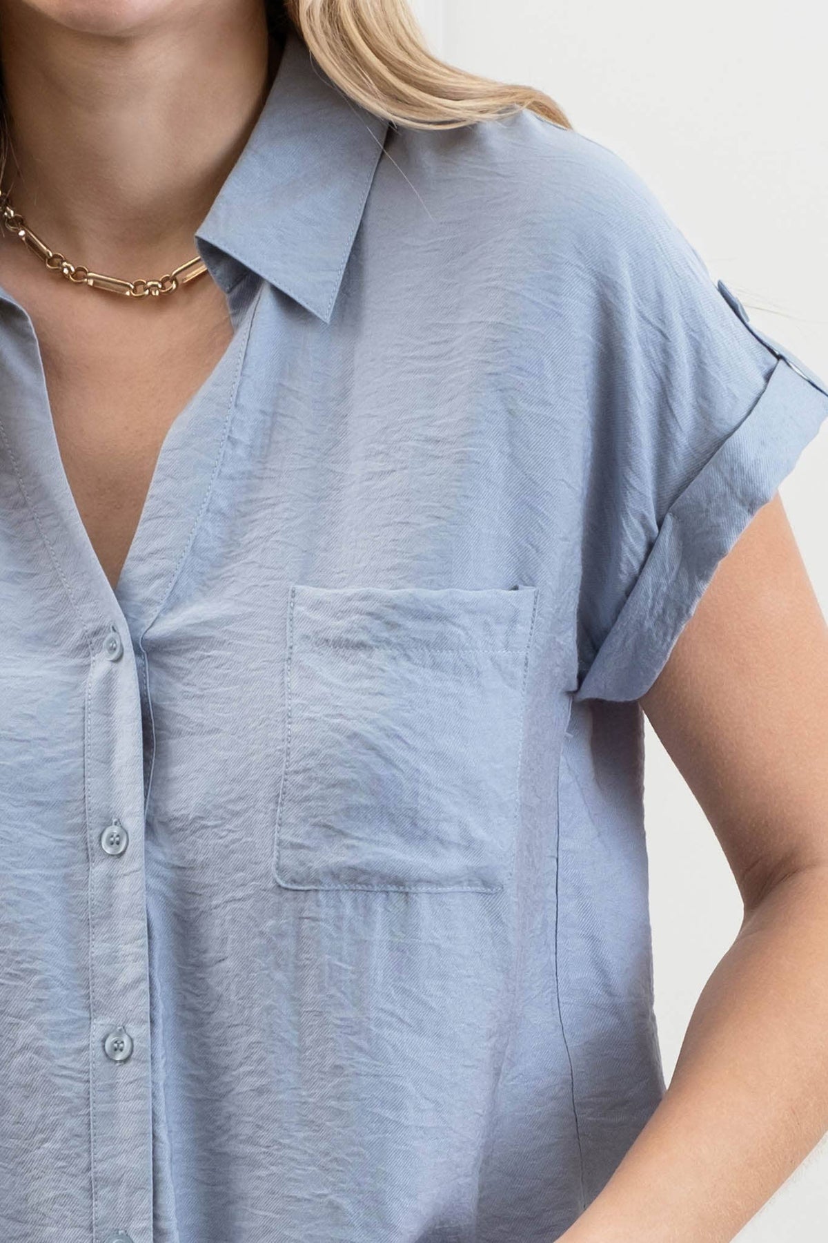 SHORT TAB SLEEVE BUTTON DOWN SHIRT