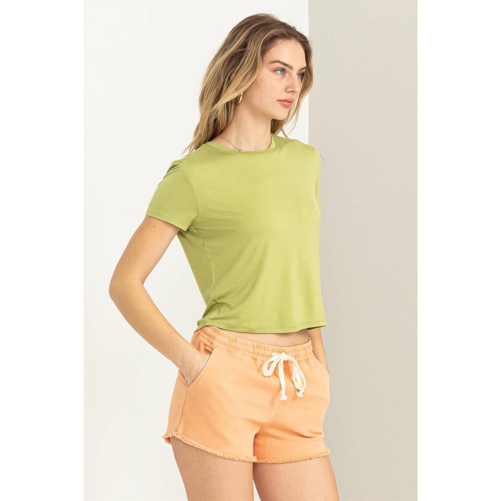 DZ23C720-Short-Sleeve Crew Neck T-Shirt