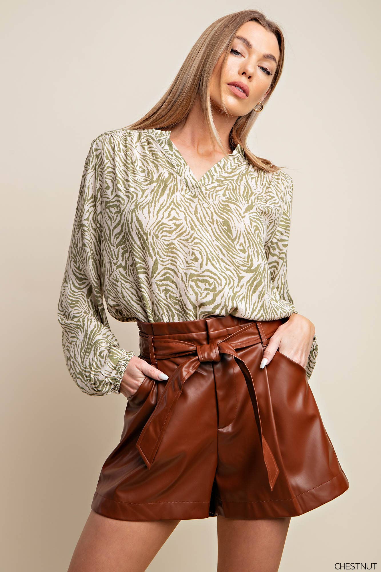 FAUX LEATHER SHORTS WITH BELT