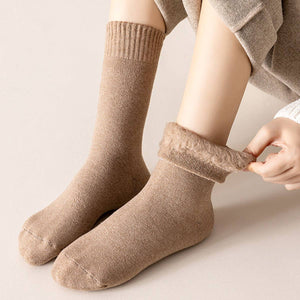 SOFT COZY CREW SOCKS 